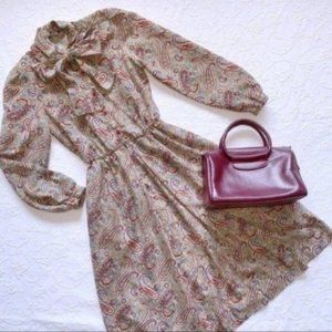 Vintage 1970s Paisley Pussy Bow Long Sleeve A-Line Shirt Dress with Pockets XS/S